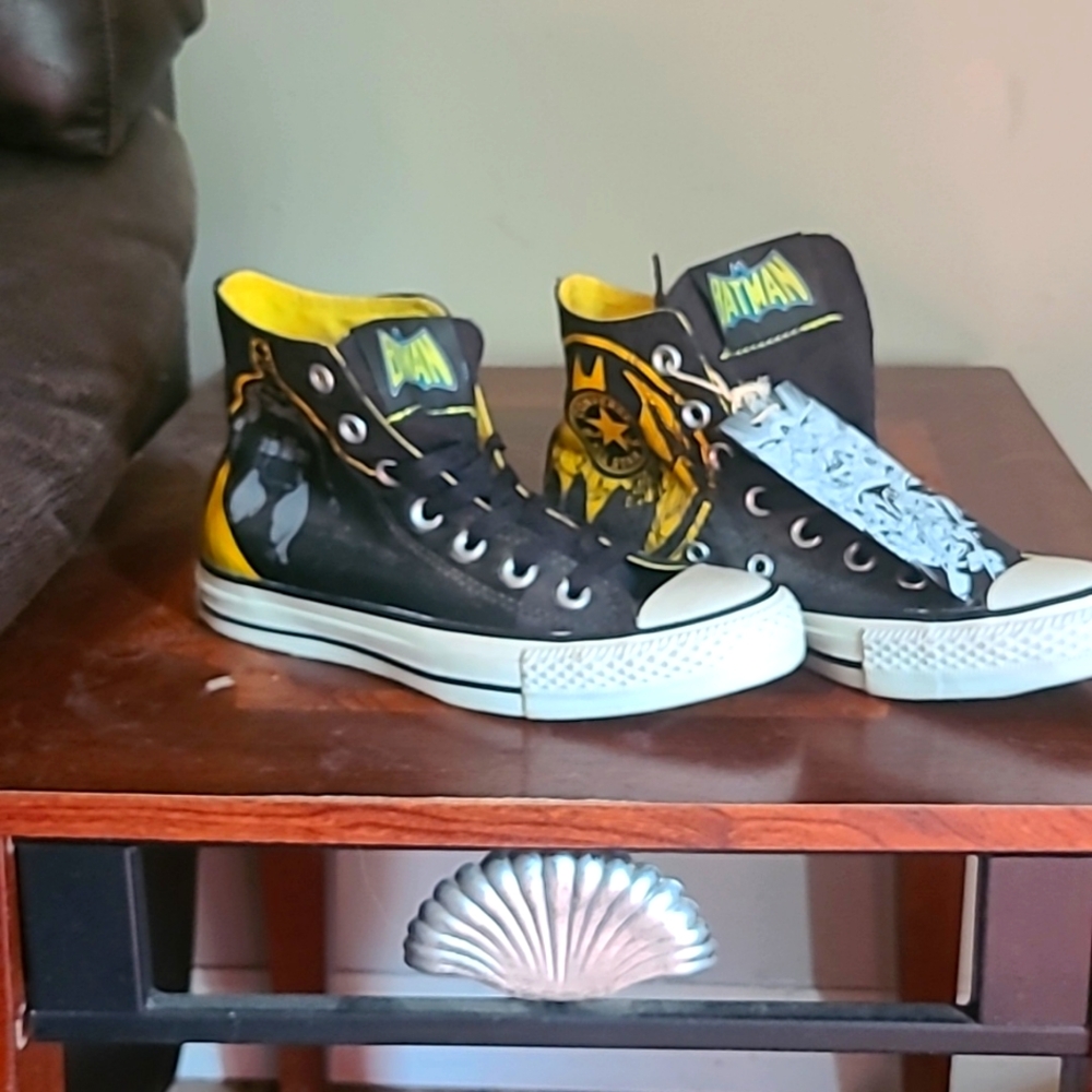 Converse Chucks RARE Batman NWT